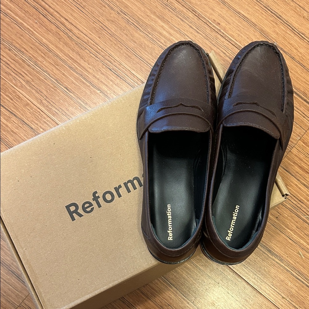 Reformation women’s loafers in brown brand new